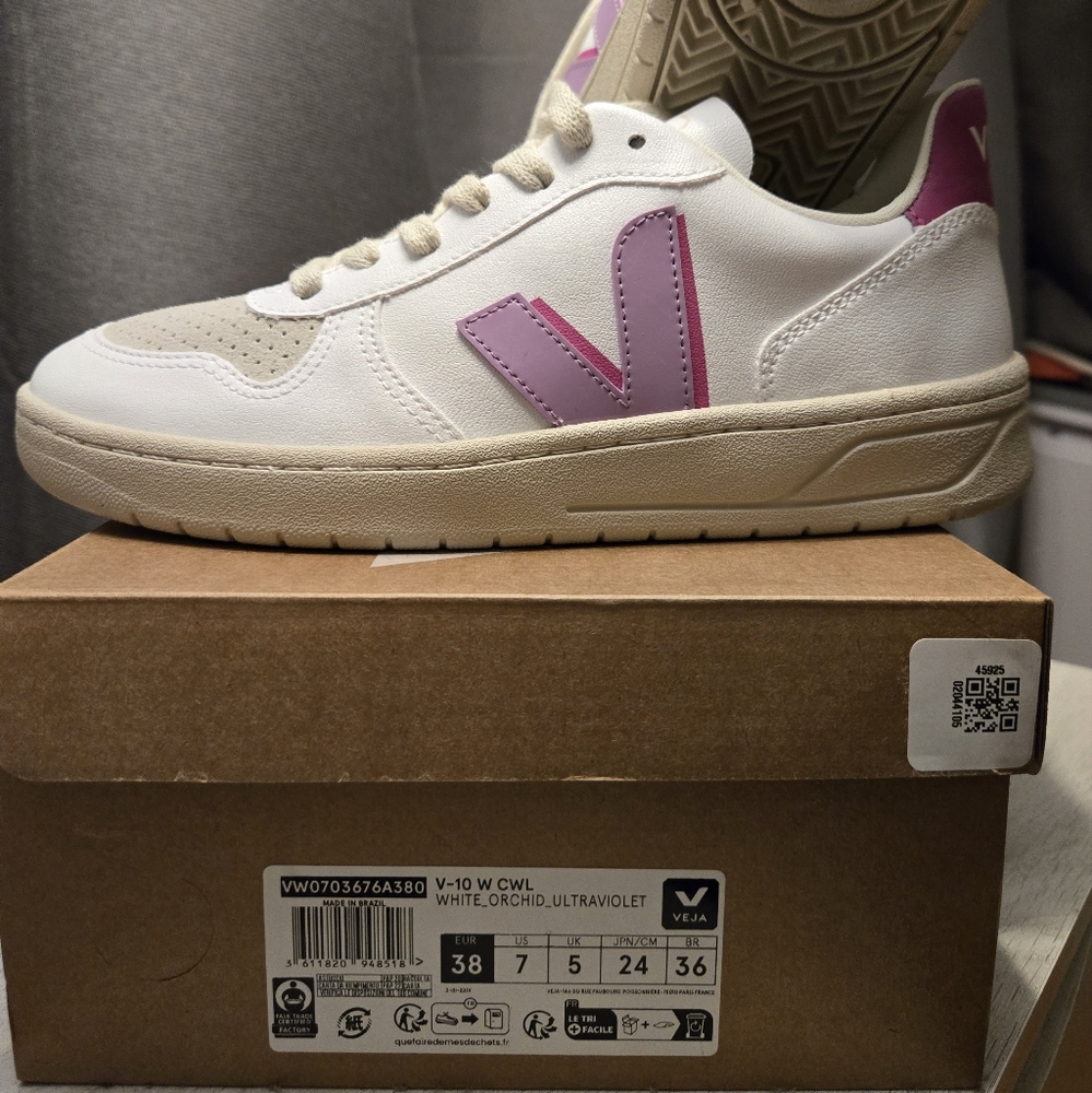 Veja V-10 CWL WHITE ORCHID ULTRAVIOLET